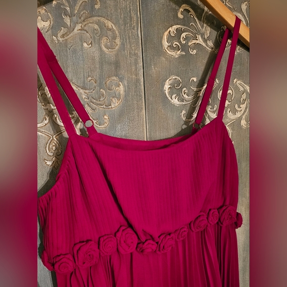 NICOLE by Nicole Miller Rose Buds Flouncy Pleated Dress (4) - Picture 4 of 12